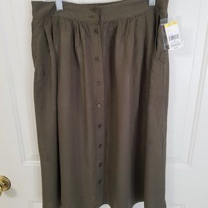 Simply Styled Olive Skirt NWT